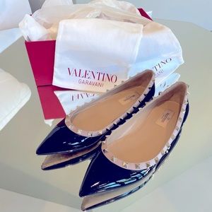 Valentino Rockstud patent leather black ballerinas